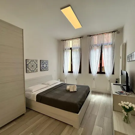 Apartment Ai Portici Di Via Savonarola Padova