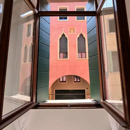 Ai Portici Di Via Savonarola Apartment *